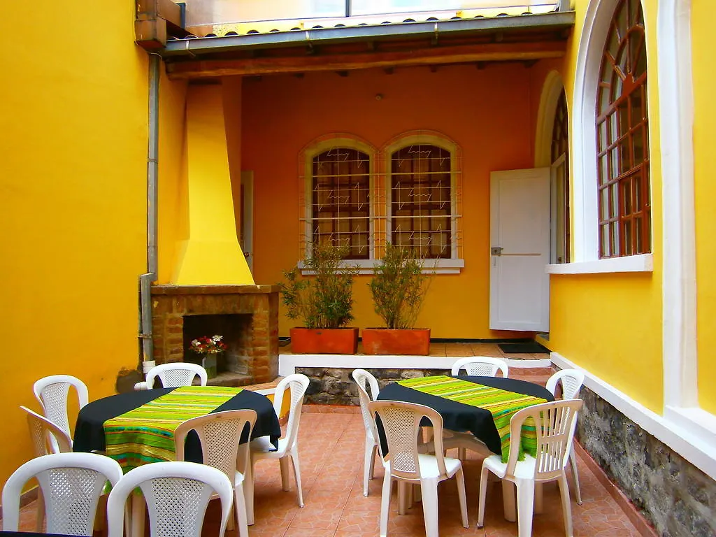 Гостевой дом The Yellow House Кито