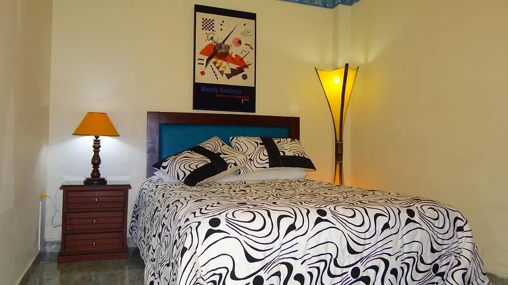 The Yellow House Quito Guest house