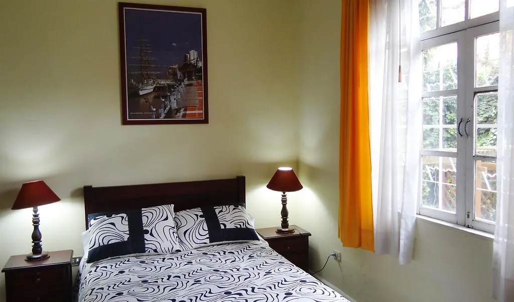Guest house The Yellow House Quito