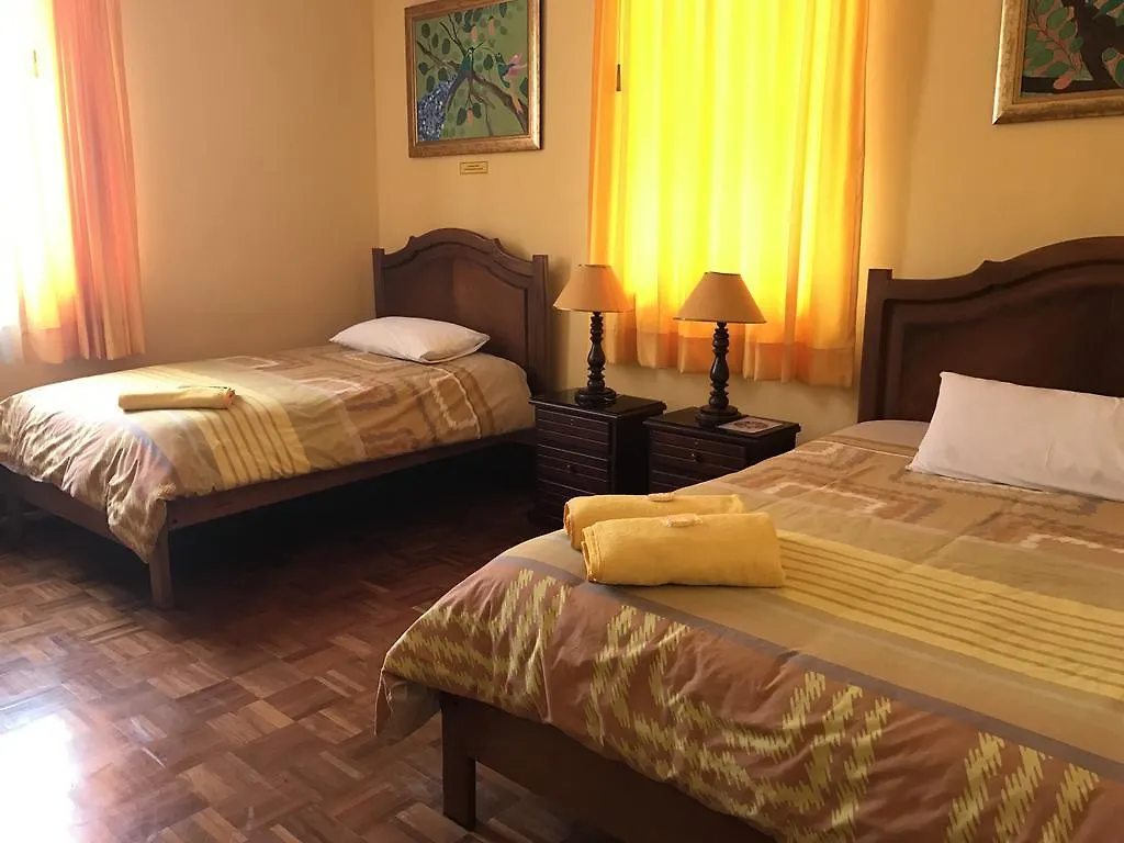 Guest house The Yellow House Quito