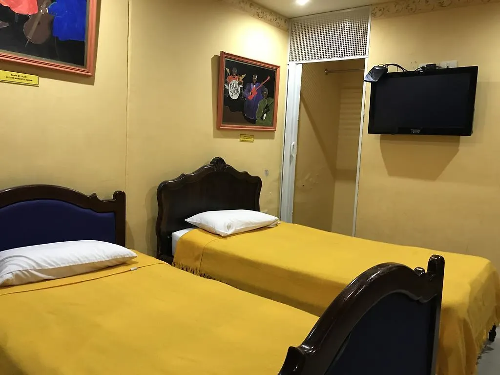 *** Guest house The Yellow House Quito Ecuador